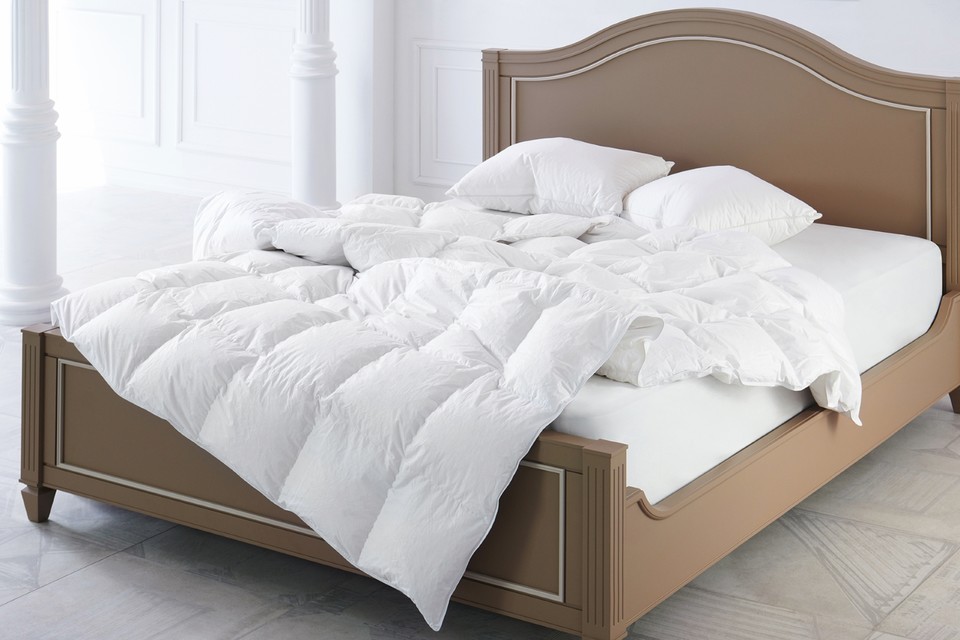 헝가리산 구스 다운이 90% 이상 함유된 구스 레어 듀벳 라이트