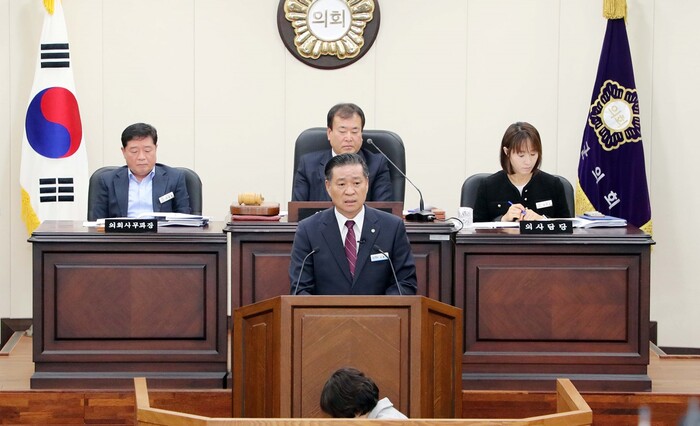 진병영 함양군수가 26일 ‘제289회 함양군의회 제2차 정례회’에서 시정연설을 하고 있다.(사진=함양군)