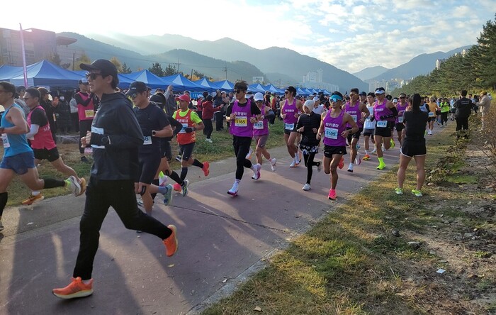 ‘제10회 창원특례시장배 광려천 마라톤대회’ 모습.(사진=창원시) 