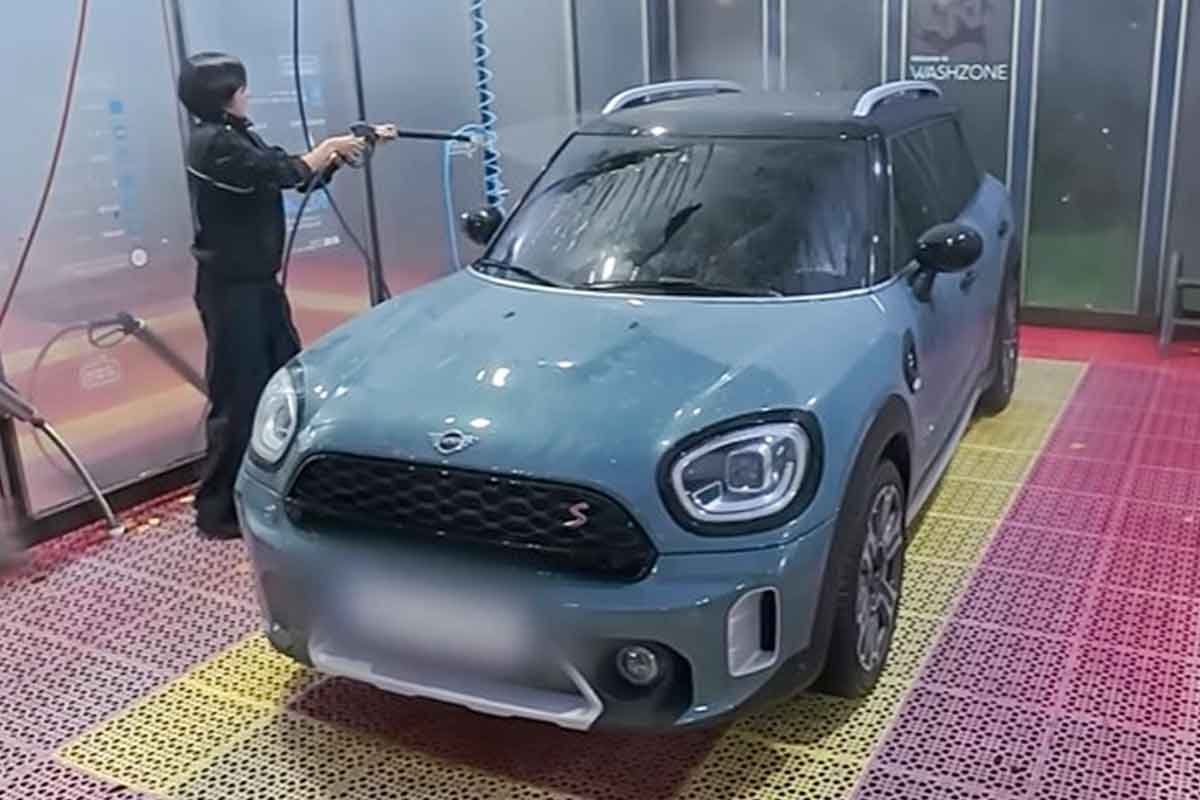 유이와 미니쿠퍼 컨트리맨S - 유튜브 '유이처럼'