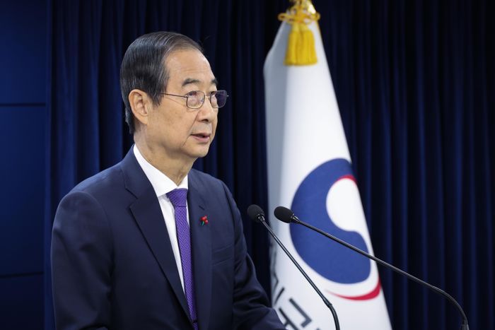 한덕수 대통령 권한대행이 26일 서울 정부서울청사 합동브리핑실에서 긴급 대국민담화를 하고 있다. ⓒ뉴시스