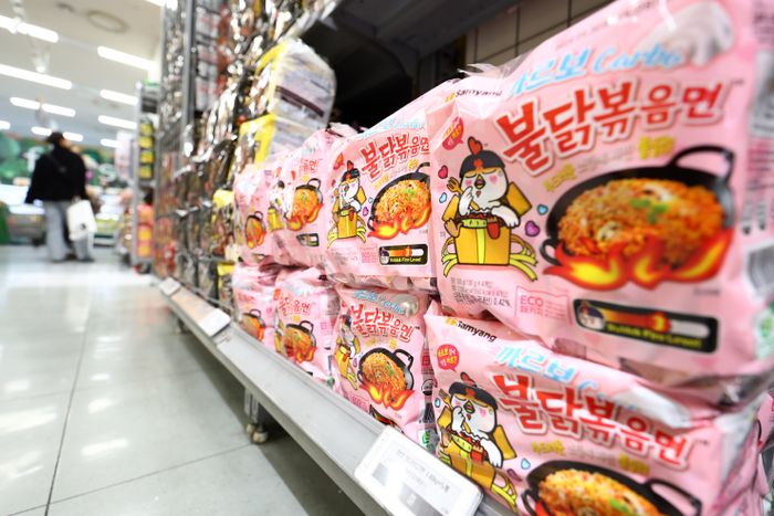 서울 한 대형마트에 라면이 진열돼 있다.ⓒ뉴시스