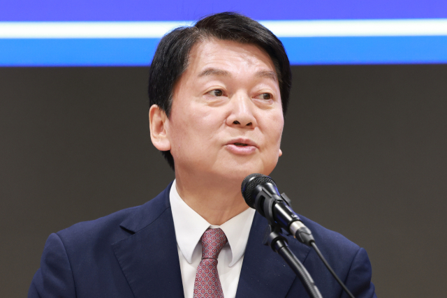 안철수, 尹 SNS 메시지설에 '피의자, 적절치 않아'