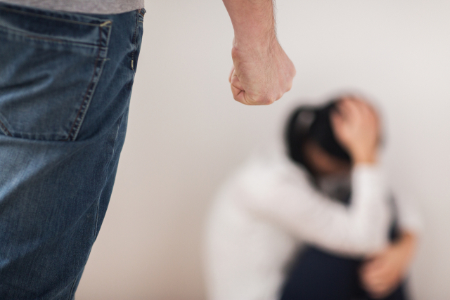'감히 나를 떠나겠다고?' 여친 성폭행한 현직 초등교사…법원 판단은?