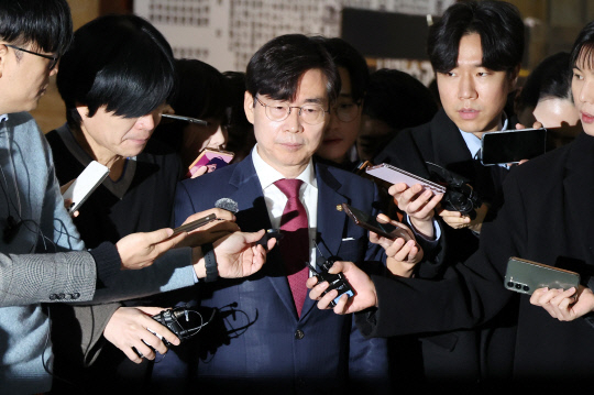 '尹대통령, 민주당 살려준 최고의 X맨'…조경태 '이재명 재판 조금만 기다렸어도'