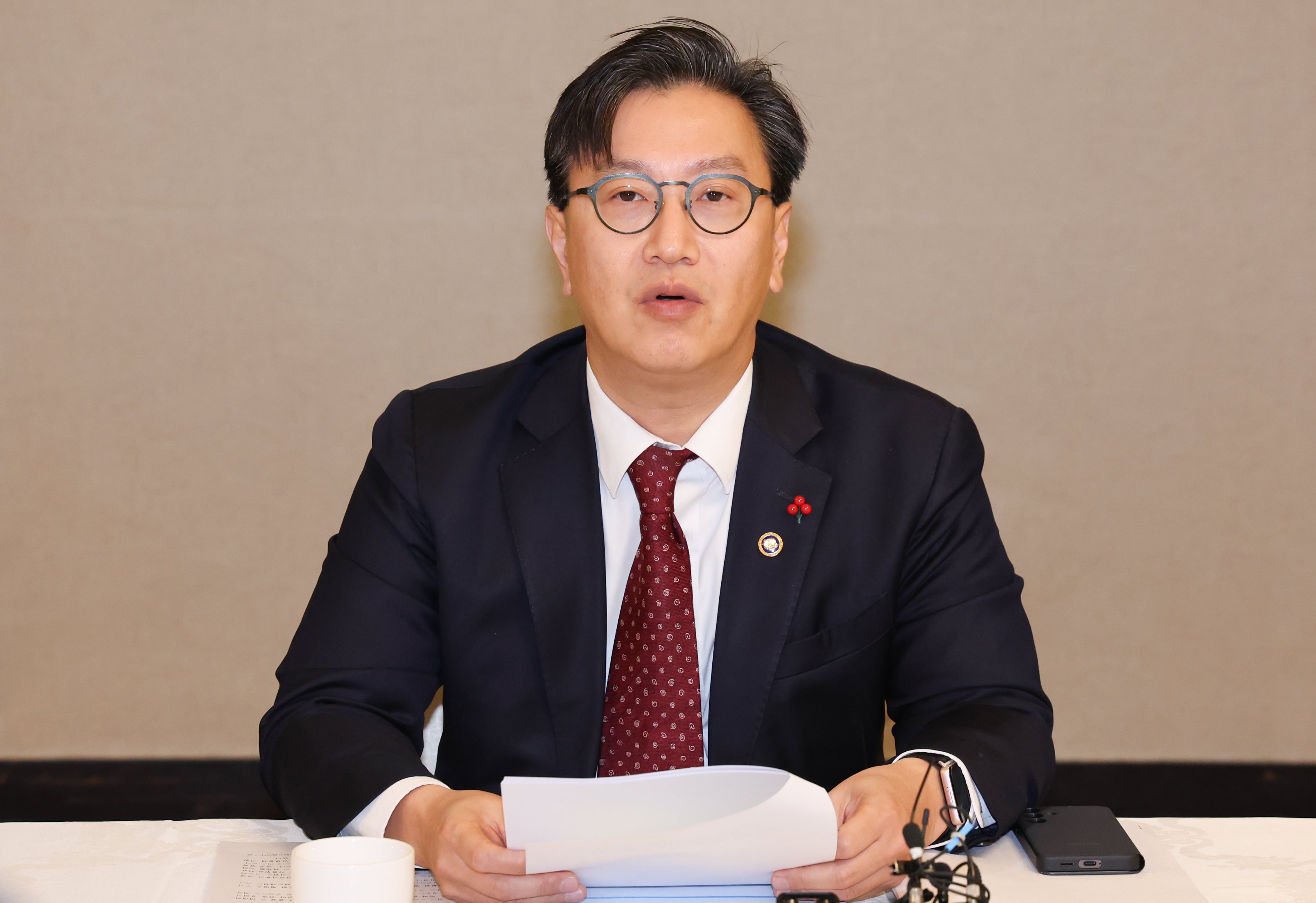 김범석 기획재정부 1차관이 19일 서울 종로구 정부서울청사에서 열린 경제관계차관회의 겸 경제금융상황점검TF에서 모두발언을 하고 있다. /뉴스1