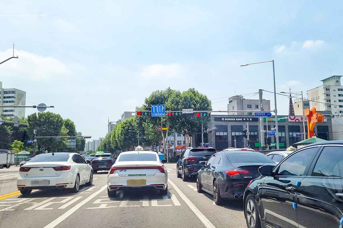 보배드림-택시기사-노인-하차-넘어짐-브레이크-점등