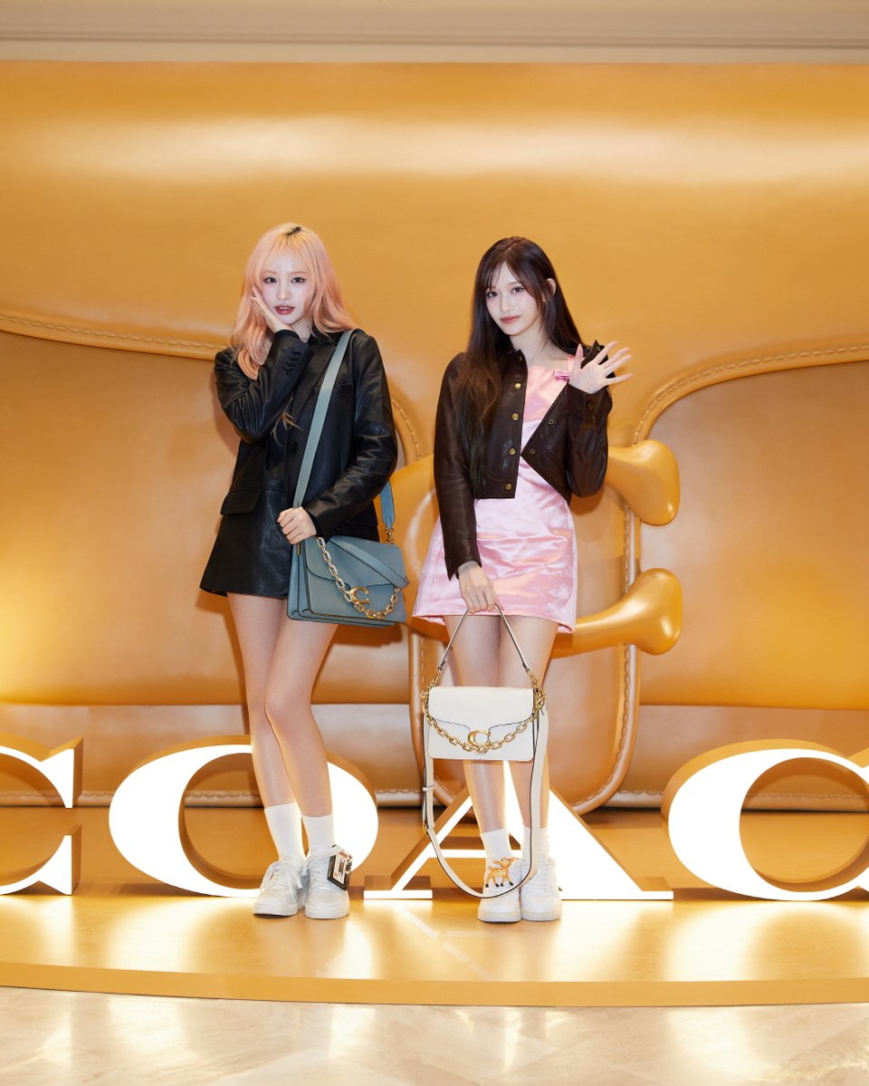 &nbsp;       /Photo=Coach