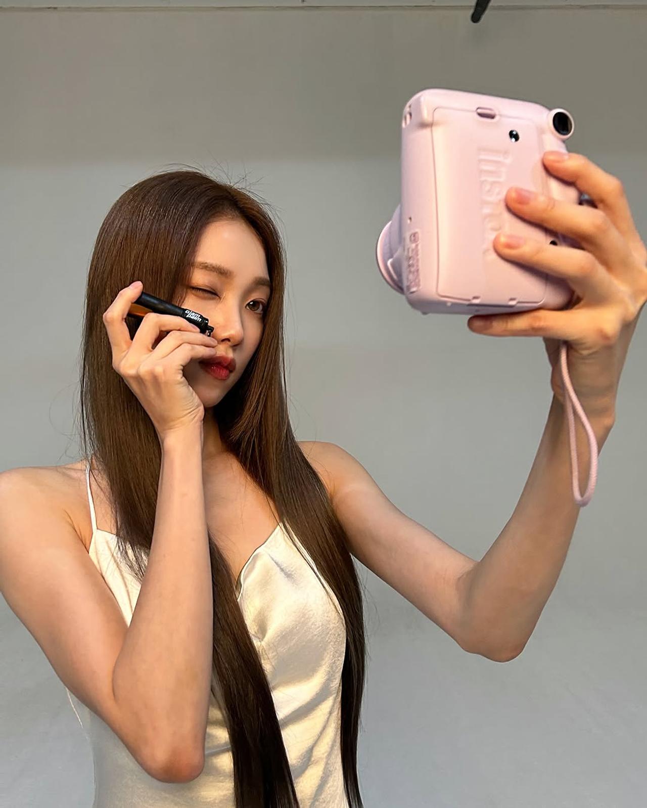&nbsp;       /Photo = Lee Sung-kyung Instagram
