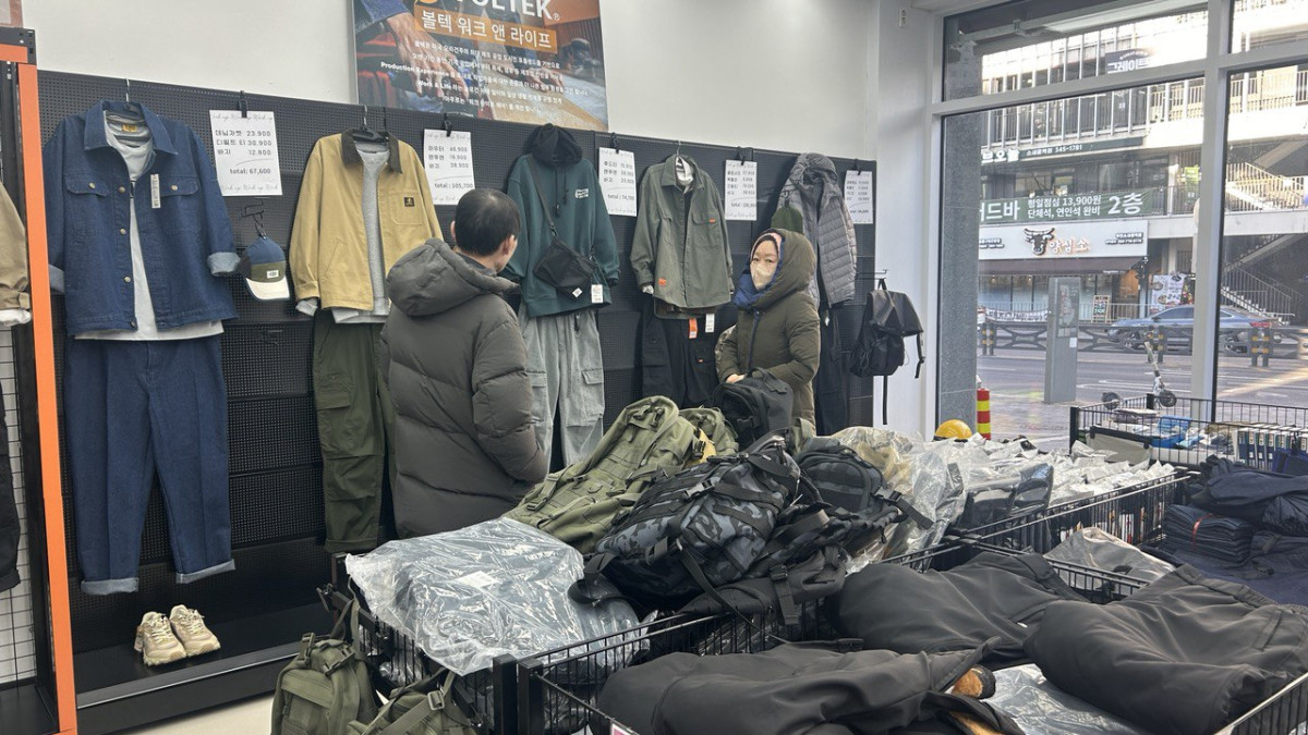 Ultimate Guide to Affordable Shopping: Quality Workwear and Cosmetics Under 10,000 Won