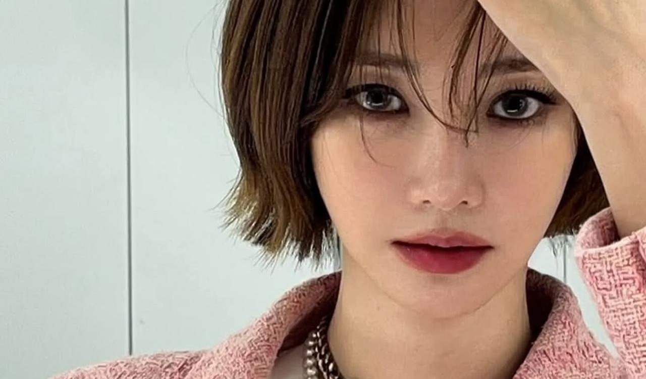 How Go Jun-hee Transformed the Classic Pink Jacket: A Must-See Fashion Guide