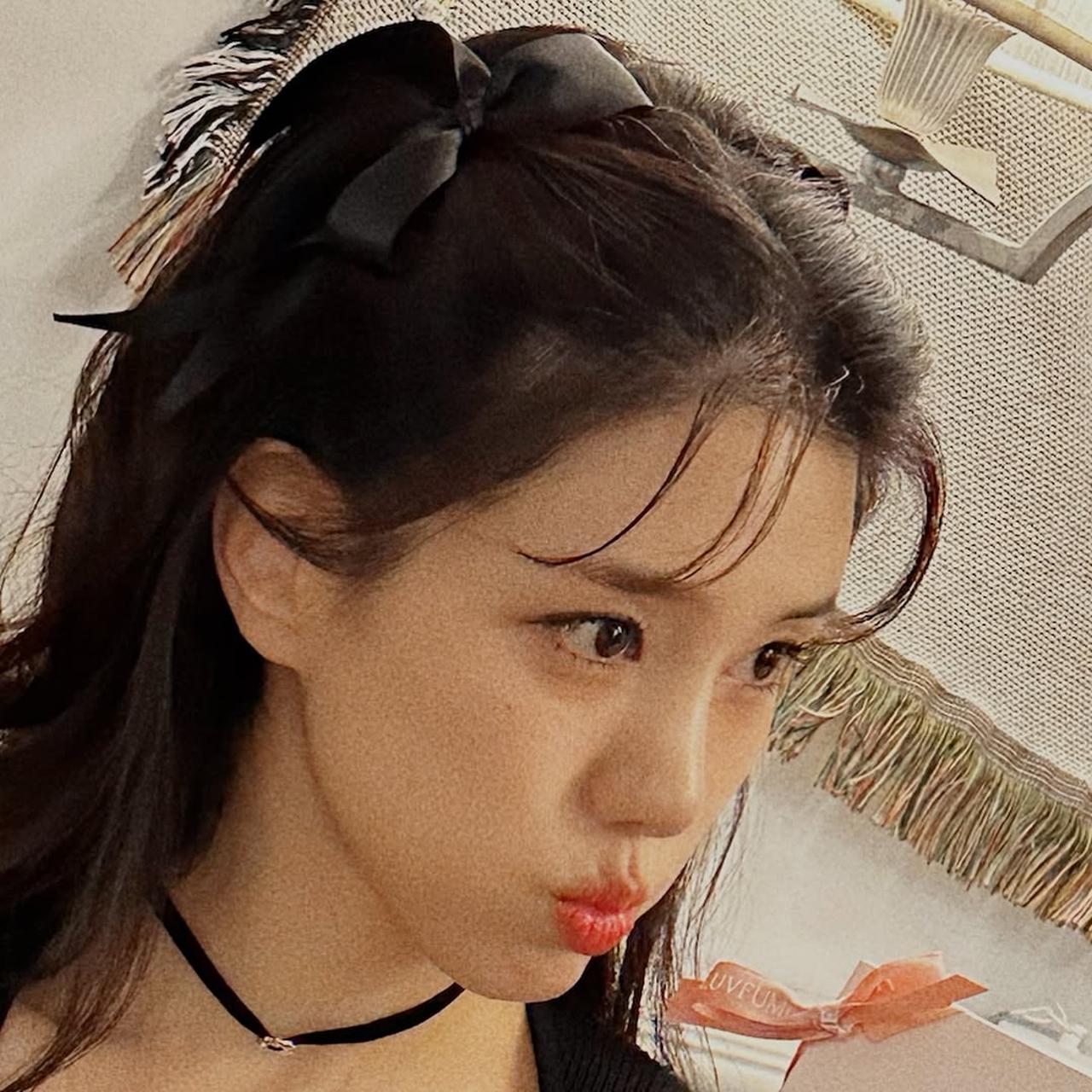 How Yang Ji-won Captivates with Timeless Fashion: A Style Guide