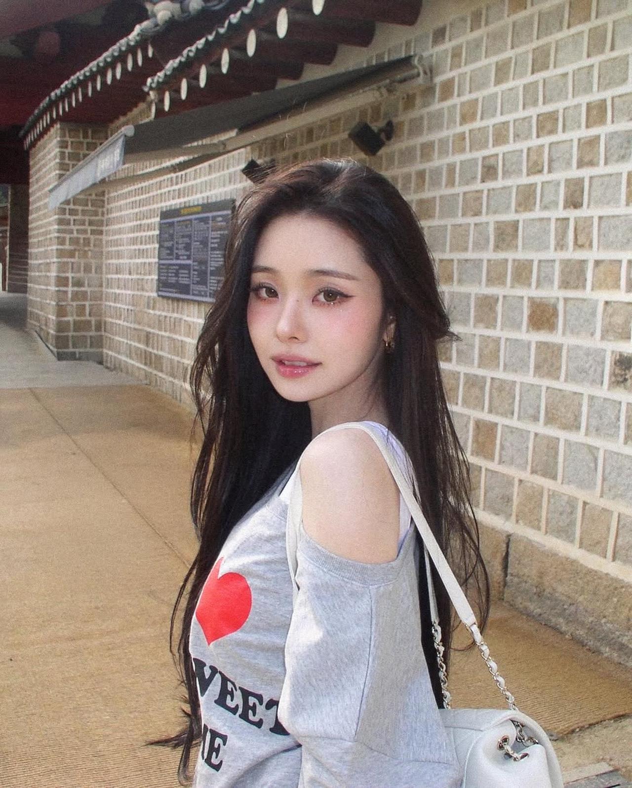 /Photo: Song Ji-a\'s Instagram