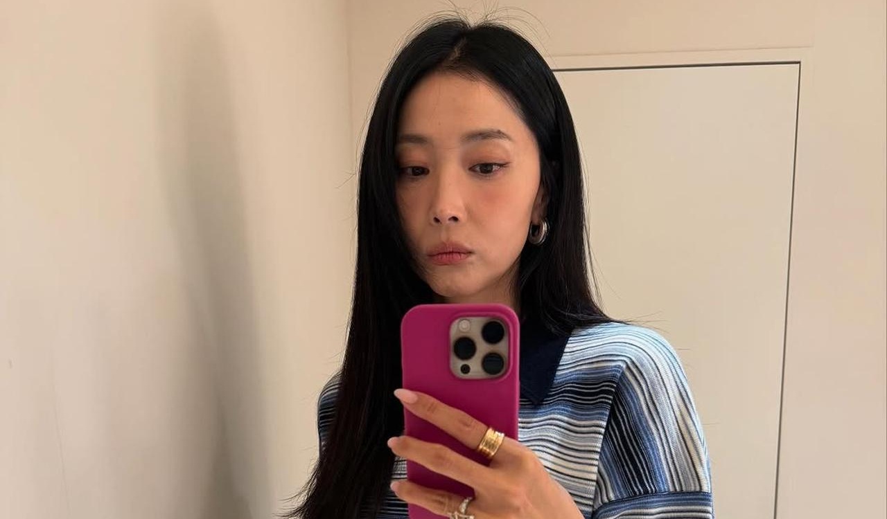 How to Achieve Oh Yoon Ah’s Casual Yet Stylish Fashion Statement