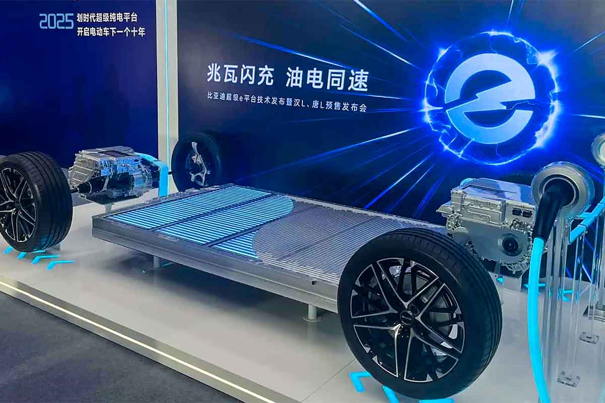 BYD - 초급속 충전 - 1,000kW - 전기차 - 슈퍼 E-플랫폼 - 충전 인프라
