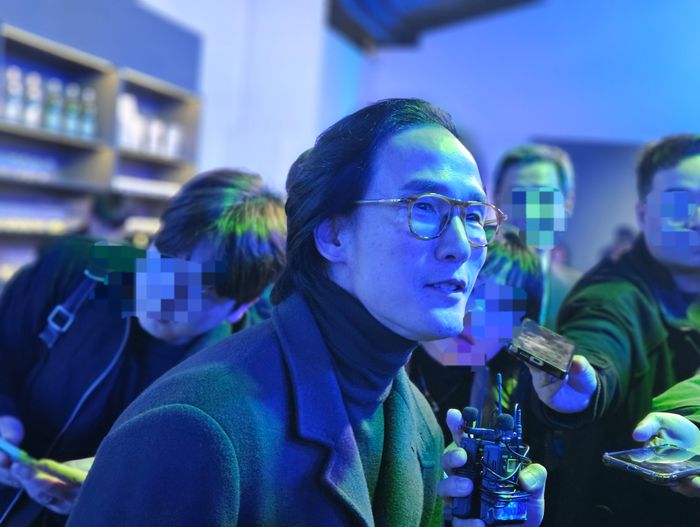 조현범 한국앤컴퍼니그룹 회장이 6일 서울 광진구 파이팩토리 스튜디오에서 열린 오토모빌리 람보르기니의 ‘테메라리오’ 국내 출시 행사에서 기자들의 질문에 답하고 있다. ⓒ데일리안 정진주 기자