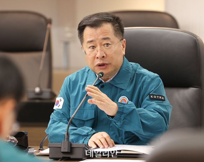 강경성 대한무역투자진흥공사(KOTRA) 사장이 비상대책회의에서 발언하고 있다.ⓒKOTRA