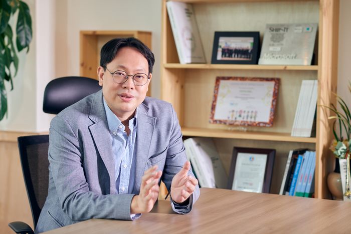 ⓒ윤석원 대표이사