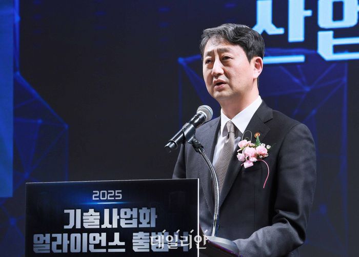 안덕근 산업통상자원부 장관이 10일 오후 서울 중구 JW메리어트 동대문스퀘어 서울에서 열린 기술사업화 얼라이언스 출범식에 참석해 개회사를 하고 있다.ⓒ뉴시스