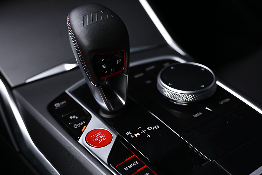더욱 복잡해진 시대, 그래서 더욱 ‘선명해진 쿠페의 매력’ - BMW M2 쿠페[별별시승]