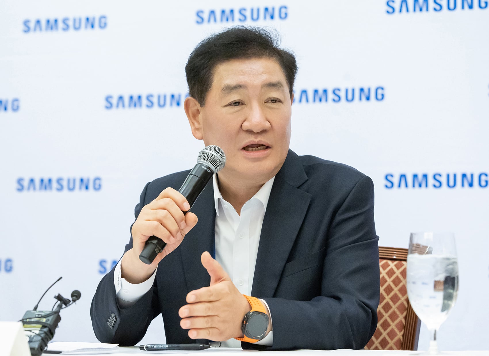 한종희 삼성전자 대표이사 겸 DX부문장 부회장이 지난 1월 CES 2025가 열린 미국 라스베이거스 시저스팰리스호텔에서 기자간담회를 갖고 있다. /삼성전자 제공