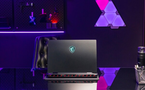 RTX 50 시리즈 그래픽을 탑재한 ‘레이더’ 게이밍 노트북 / MSI