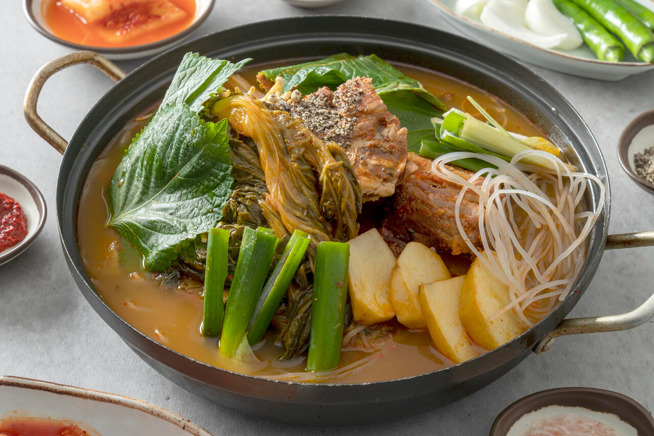 야들야들 돕감자탕(이해를 돕기 위한 이미지) / Designed by Freepik