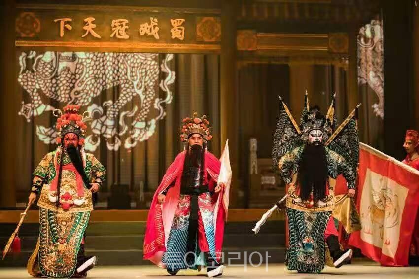중국여행 어디로 갈까?...노랑풍선, '중국 구채구·성도' 상품 GS마이샵 방송 선봬 | 투어코리아