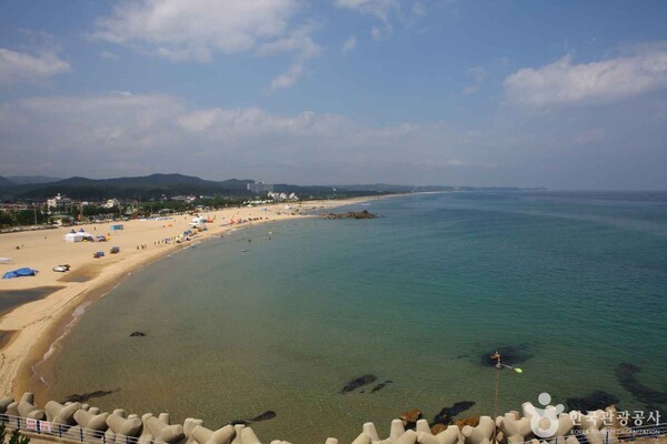 하조대해수욕장 출처-포토코리아 한국관광공사 이범수