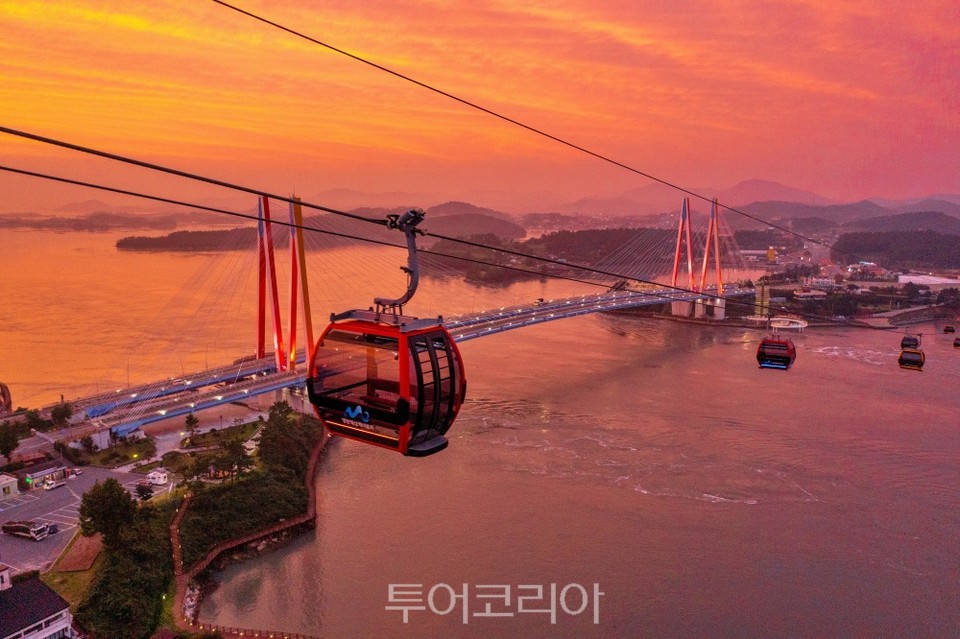 우수영 관광지 내 명량 해상 케이블카 / 사진-해남군