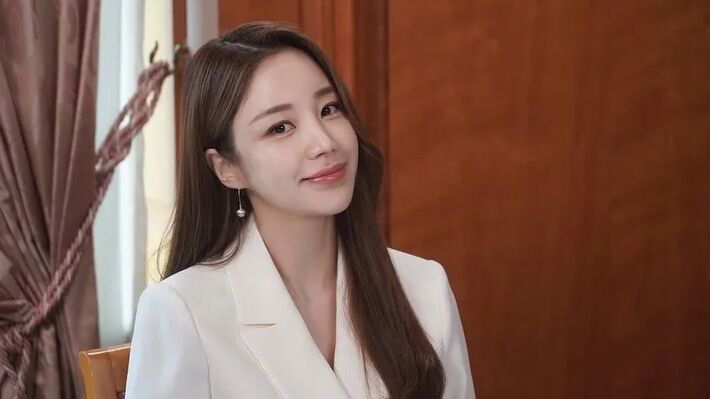 [사진=윤진이 SNS]