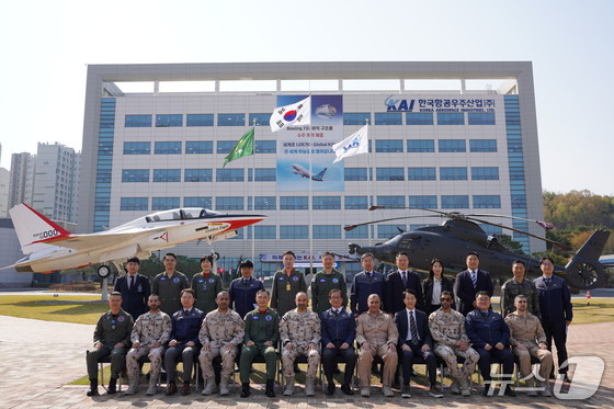 A delegation led by the Commander of the United Arab Emirates (UAE) Air Force and Air Defense visited the headquarters of Korea Aerospace Industries (KAI) in Sacheon, South Gyeongsang Province, on Wednesday / Provided by KAI