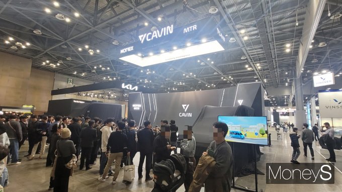 2025서울모빌리티쇼에 참가한 자동차 부품업계가 트럼프의 관세 정책 등에 위기감을 토로하며 정부의 적극적인 대응을 당부했다. 사진은 모트렉스 부스. /사진=김창성 기자