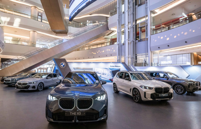 코오롱모터스가 잠실 롯데월드몰에서 'BMW 아이코닉 라운지'를  오는 13일까지 운영한다. /사진=코오롱모터스