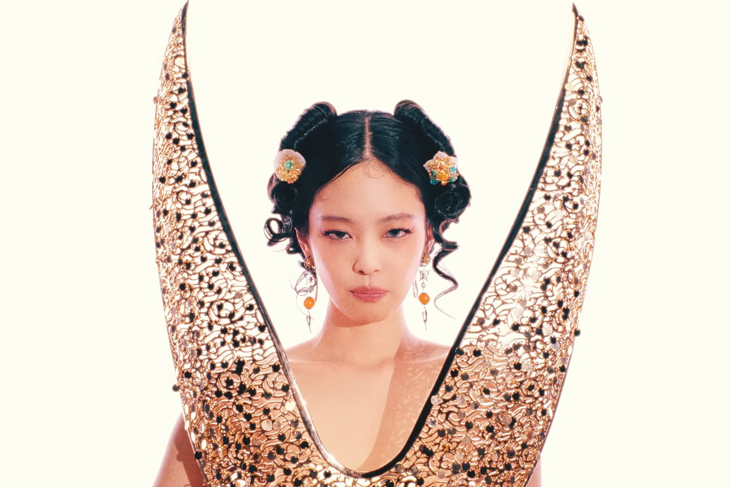출처 : Youtube 'JENNIE'