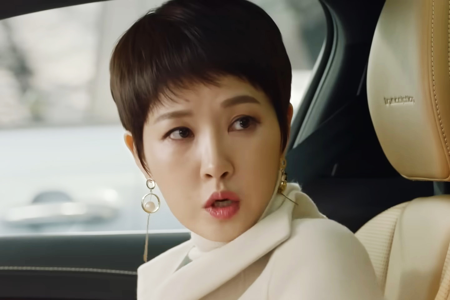 출처 : JTBC ‘품위있는 그녀’