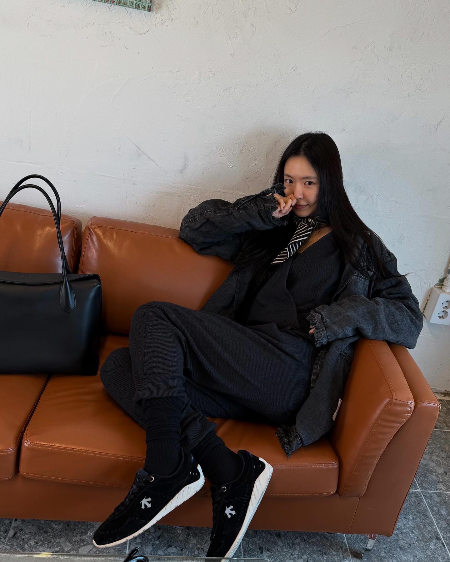 출처 : 손나은 SNS