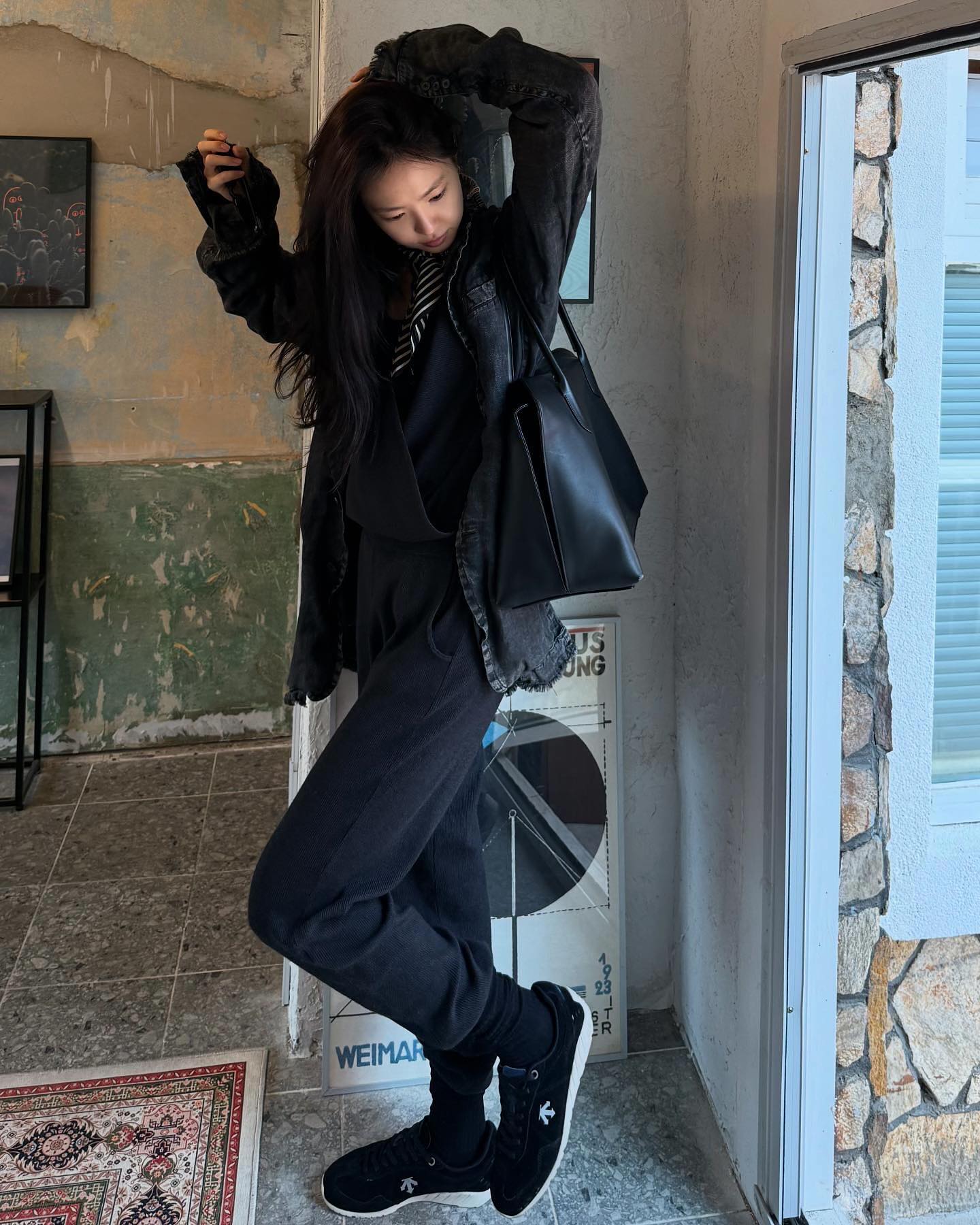 출처 : 손나은 SNS