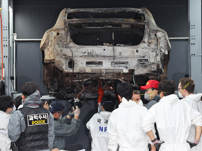 청라 아파트 화재 전기차 2차 합동 감식. 연합뉴스