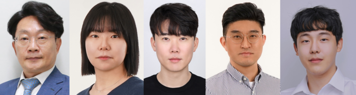 왼쪽부터 팁스 프로그램에 선정된  DGIST 학내 창업기업 대표(안진웅, 이지은, 박진영) 와 C-랩 선정 창업기업 대표(김진영, 남명진).