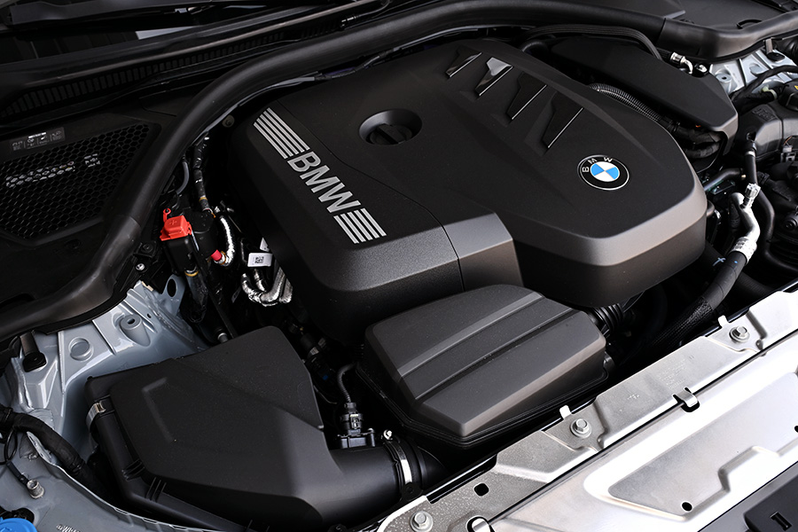 완성도 높은 주행, 그리고 넉넉한 공간의 가치 - BMW 320i 투어링[별별시승]