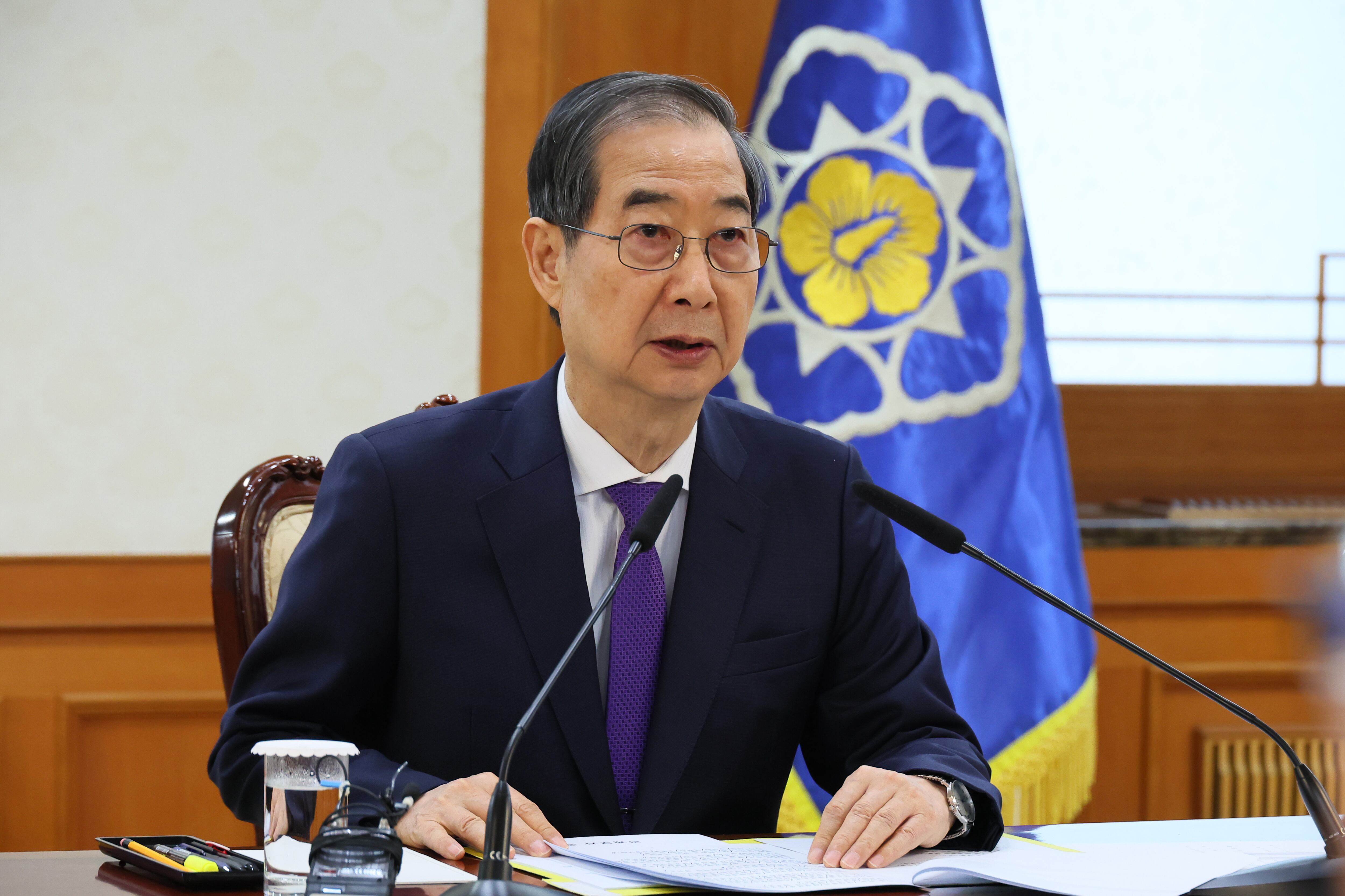 한덕수 대통령 권한대행 국무총리가 지난 2일 서울 종로구 정부서울청사에서 열린 윤석열 대통령 탄핵심판 선고일 대비 치안관계장관회의에서 발언을 하고 있다. /총리실 제공
