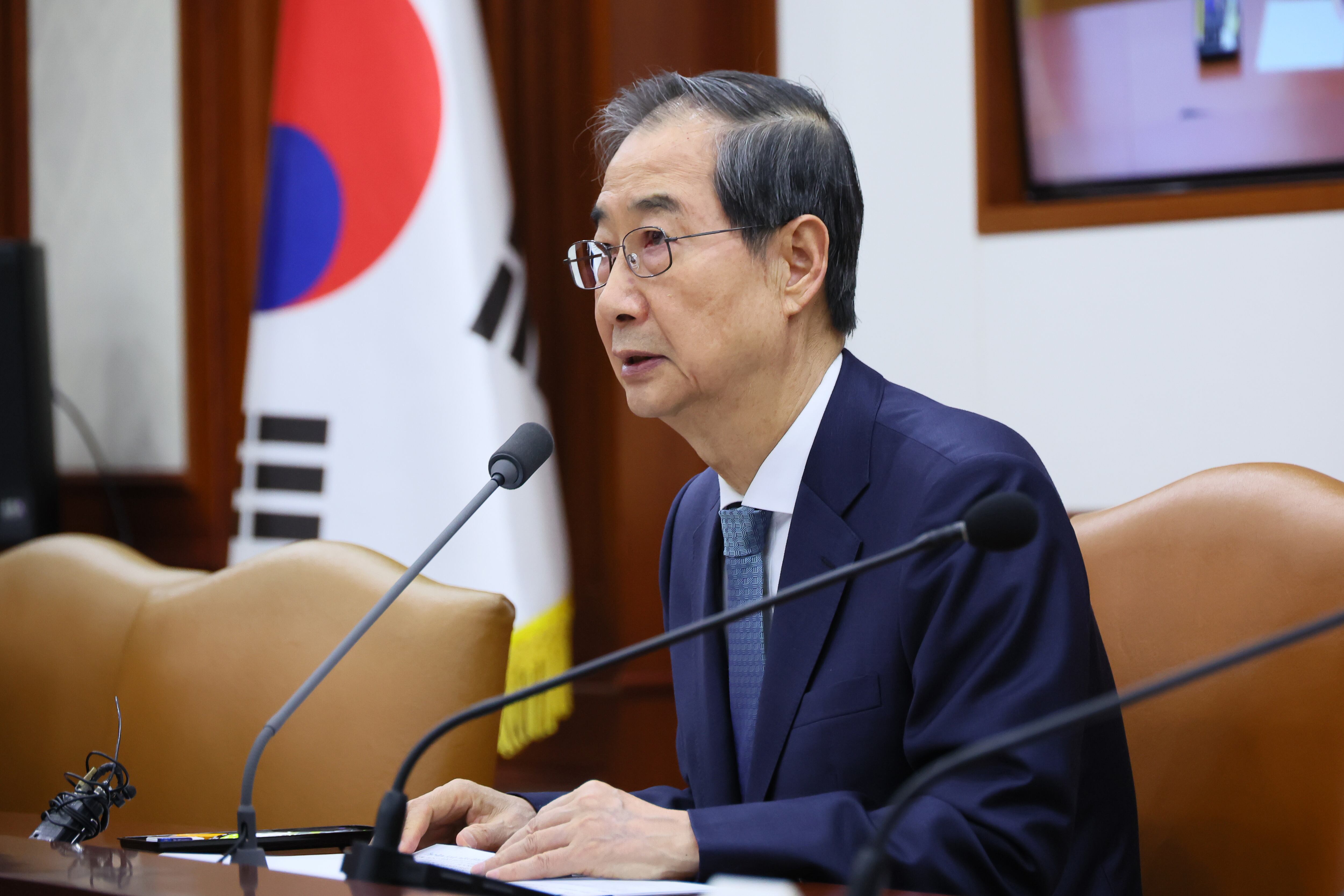 한덕수 대통령 권한대행 국무총리가 10일 서울 종로구 정부서울청사에서 열신 국정현안관계장관회의에서 발언을 하고 있다./총리실 제공