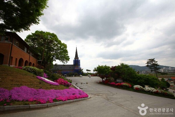 감곡매괴성모순례지성당 (출처 = ⓒ한국관광공사 포토코리아-이범수)