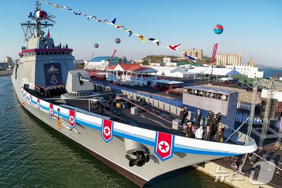 North Korea\'s newly constructed 5,000-ton class (Choe Hyon class) destroyer / Rodong Sinmun