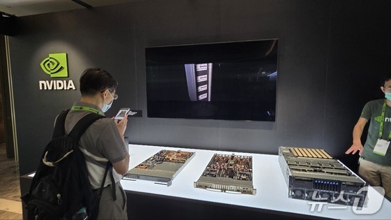 Nvidia\'s new server products (including B300-RTX Pro 6000) on display on the 3rd floor of Grand Hilai Taipei, Taiwan. 2025.05.22 / News1
