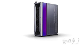 Dell PowerCool Enclosed Rear Door Heat Exchanger eRDHx / Photo courtesy of Dell Technologies