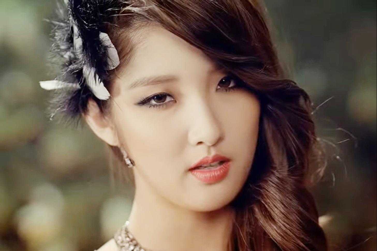 출처 : 포미닛 'VOLUME UP' MV