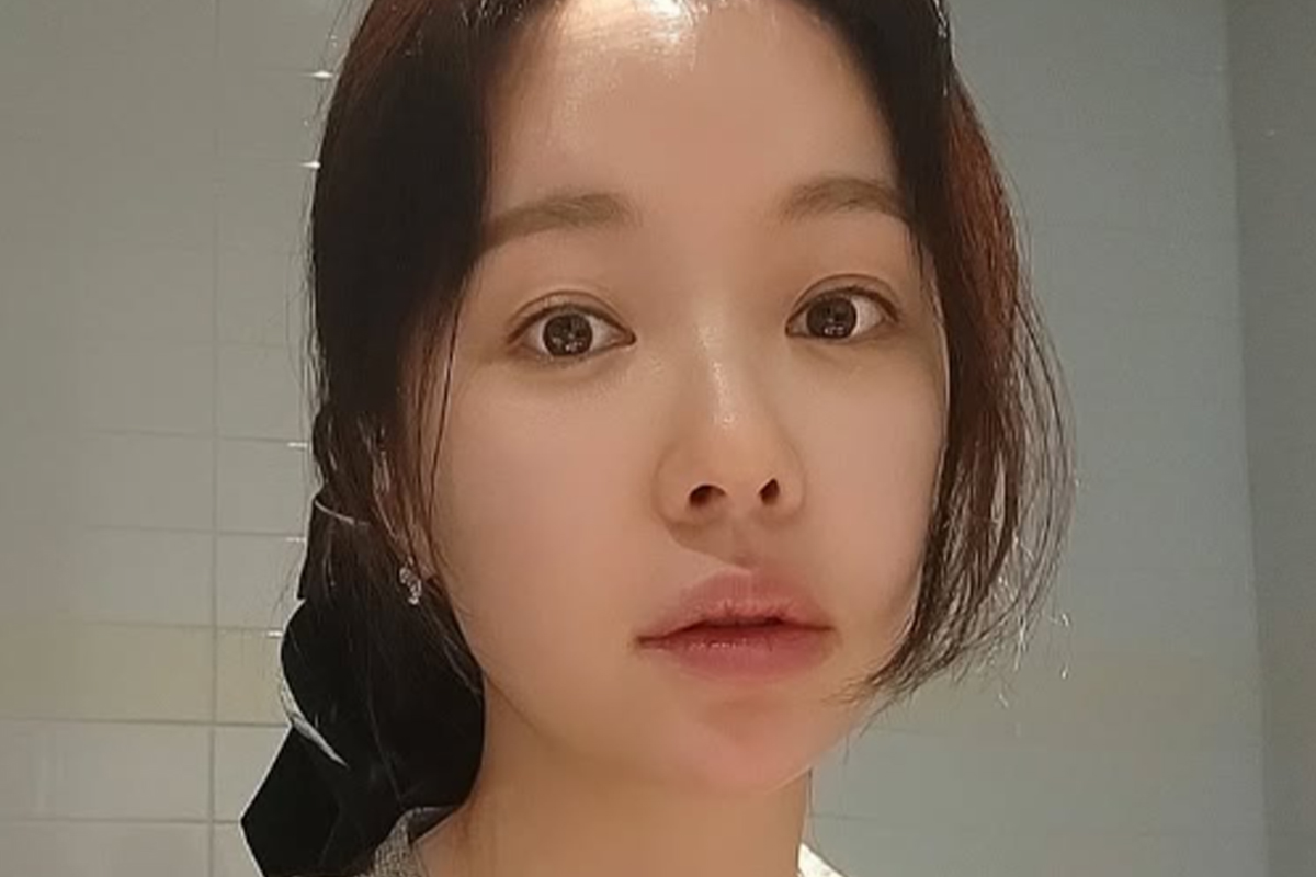출처: 황정음 SNS