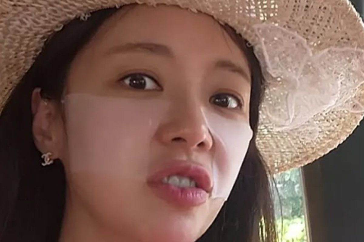 출처: 황정음 SNS